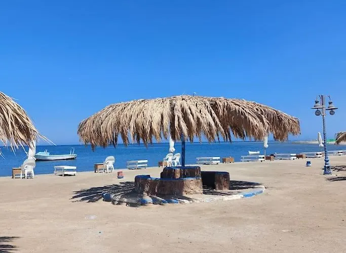 Spacious Coral Flat 2 Bedrooms And 3 Balconies *