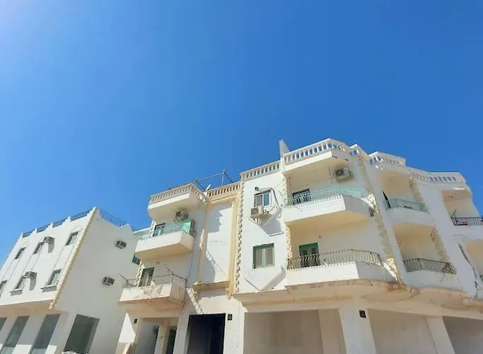Spacious Coral Flat 2 Bedrooms And 3 Balconies Apartment